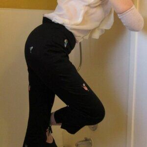 Bamboo Trader Black cotton 3/4 pants, size 4, w cute embroidered cocktail emoji.